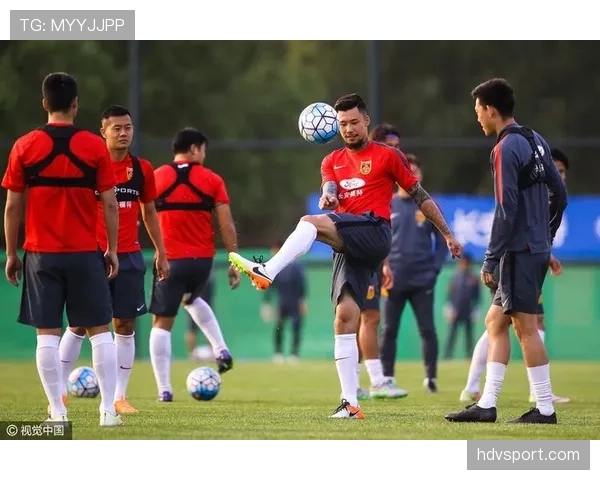 张琳芃这训练完直接干三碗饭，自律人设崩得我一脸饭粒